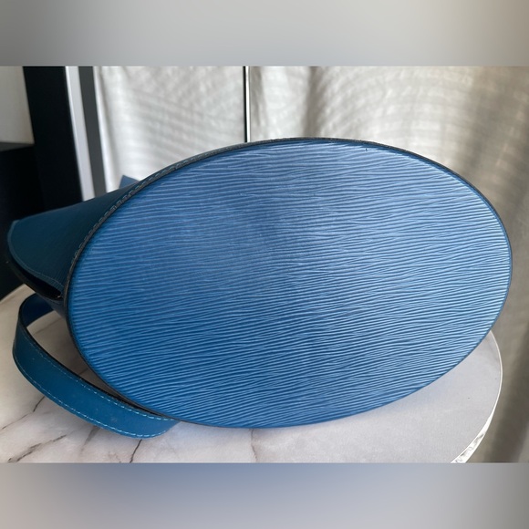 Louis Vuitton St. Jacques GM (BLUE) - Picture 9 of 16